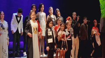 بالأعلام والأغاني الوطنية.. كورال أطفال مسرح 23 يوليو بالمحلة يحتفل بـ 30 يونيو