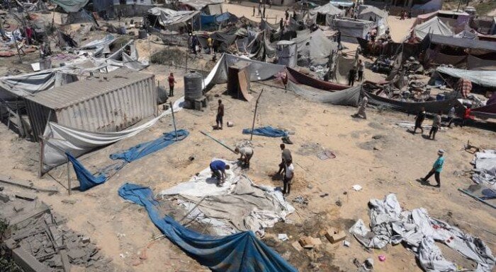 الدفاع المدني بغزة: انتشلنا 400 شهيد ومصاب في مجزرة المواصي