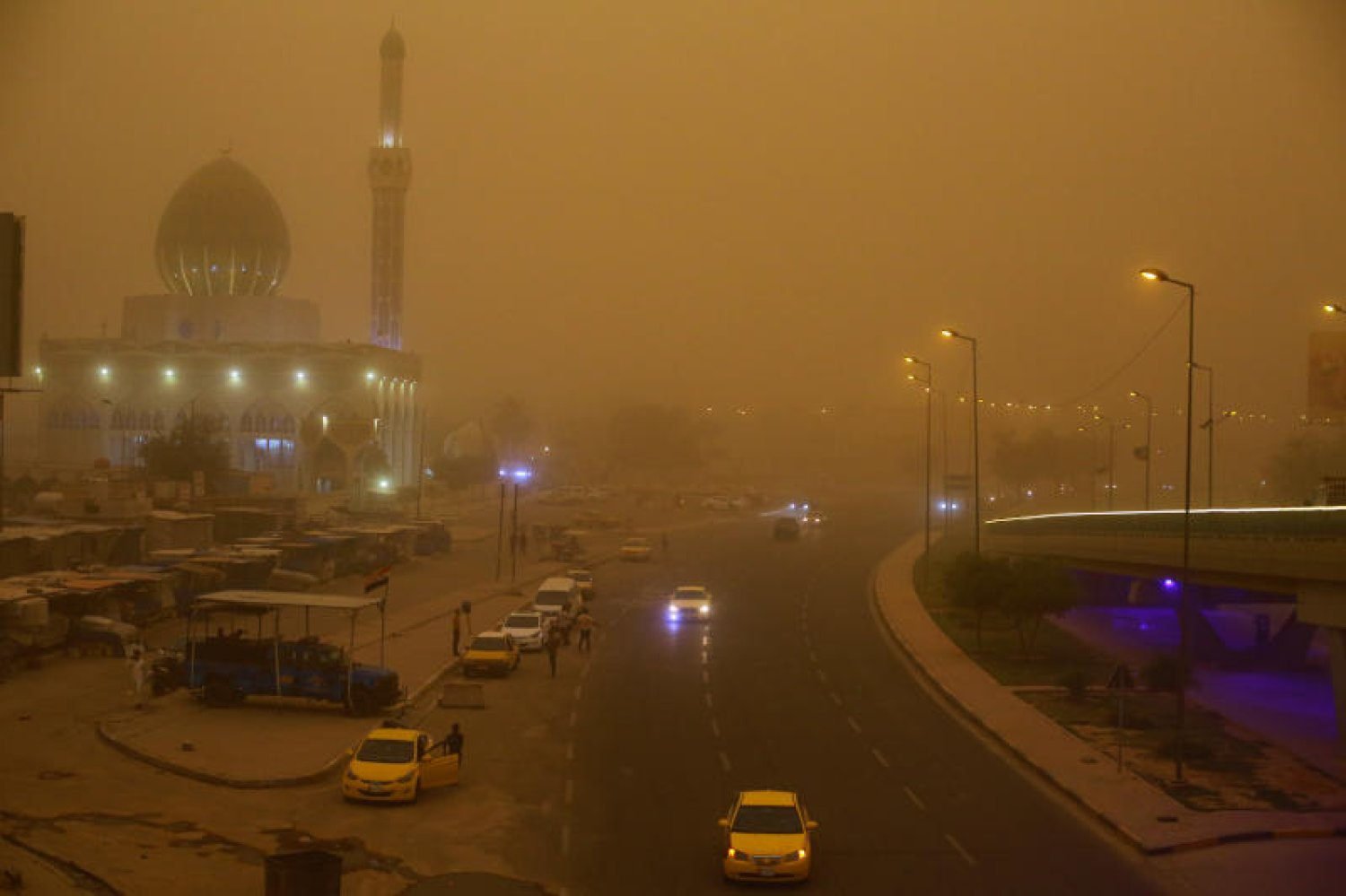 العراق: عاصفة رملية قوية تؤدي إلى إغلاق مطار بغداد
