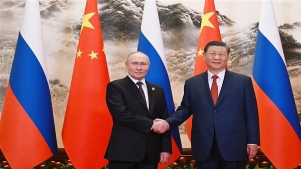 الرئيسان الروسي والصيني يبحثان تعزيز العلاقات الثنائية والتعاون المشترك